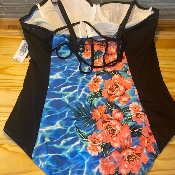 NWT torrid one piece - Picture 2 of 4
